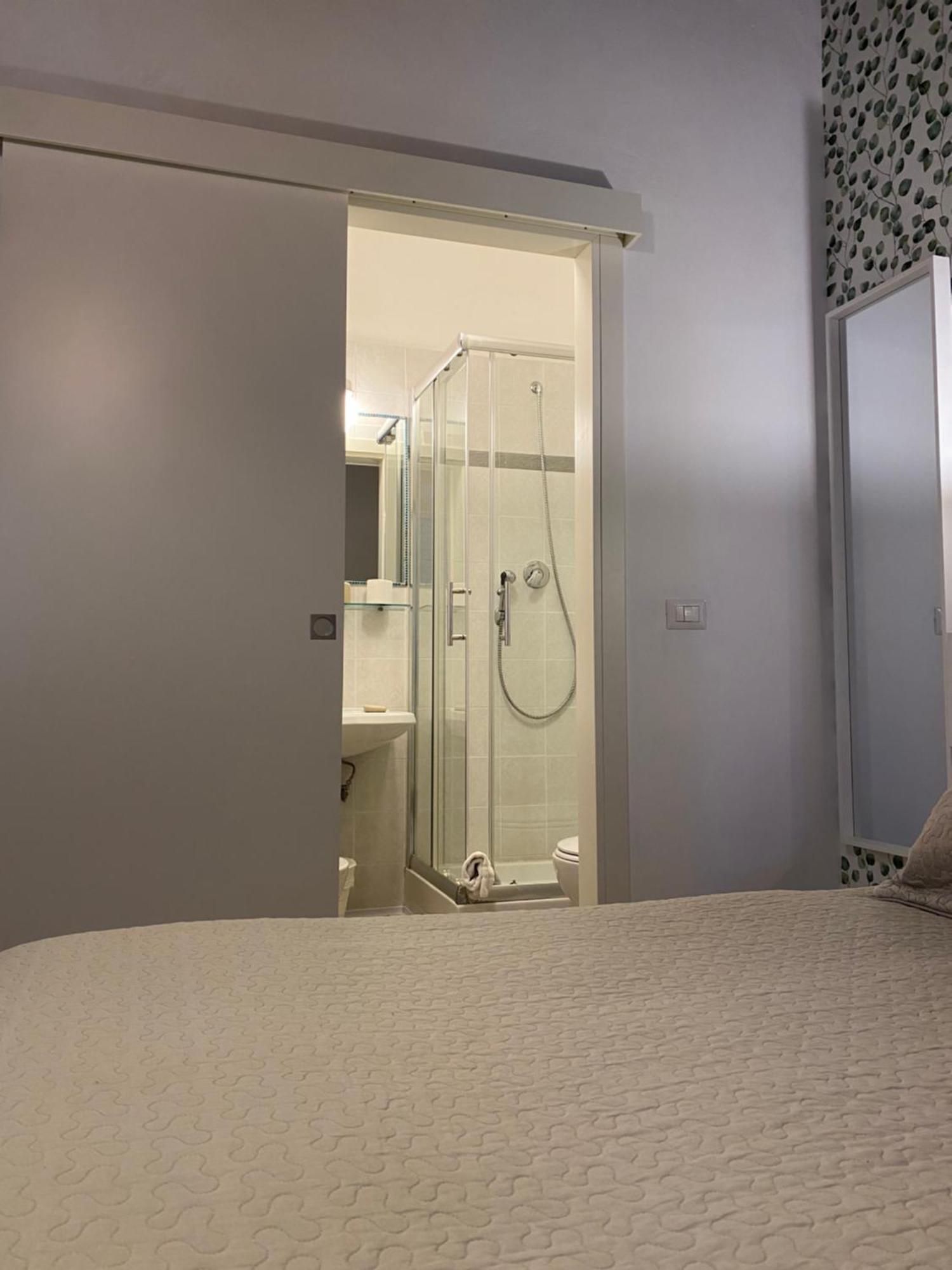 Nella Hotel *