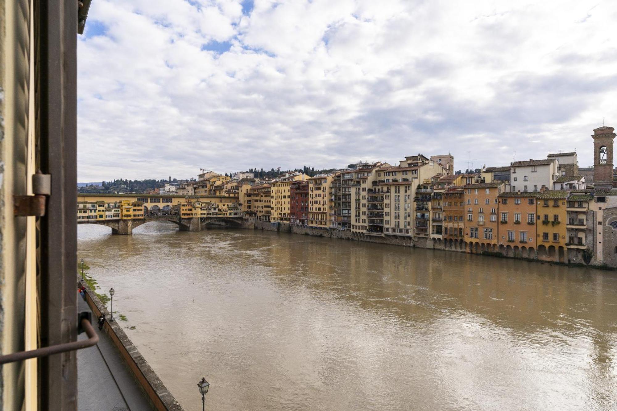 Acciaiuoli 18 Florence