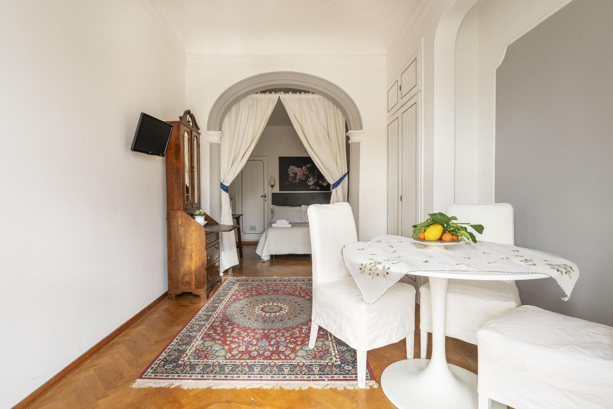 Acciaiuoli 18 Appartement *