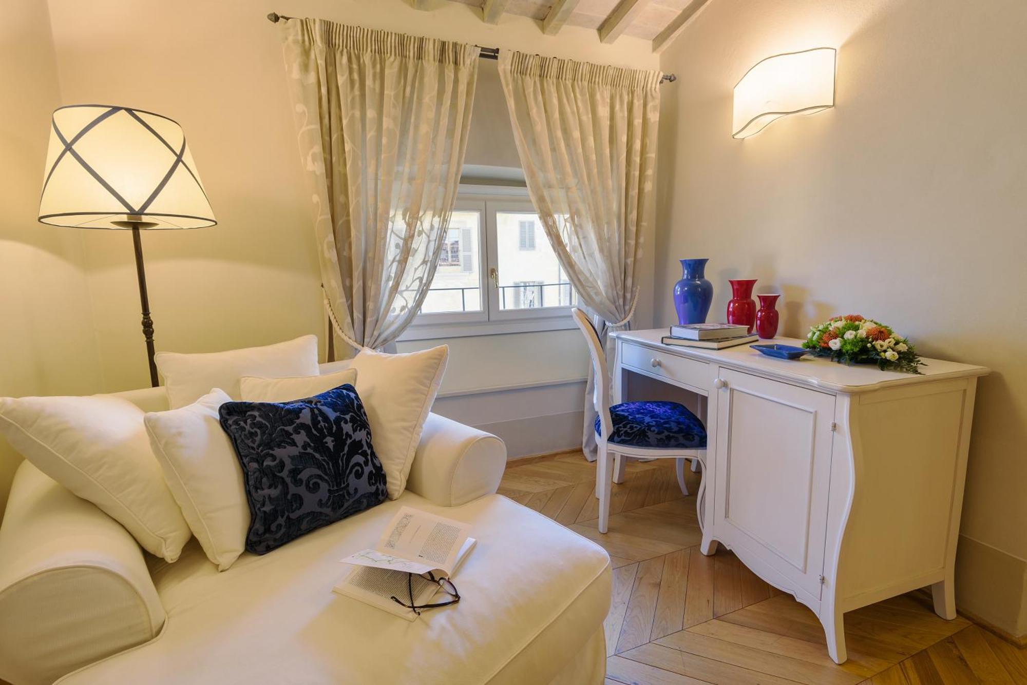 Palazzo Della Stufa Residenza D'epoca Bed & Breakfast 3*