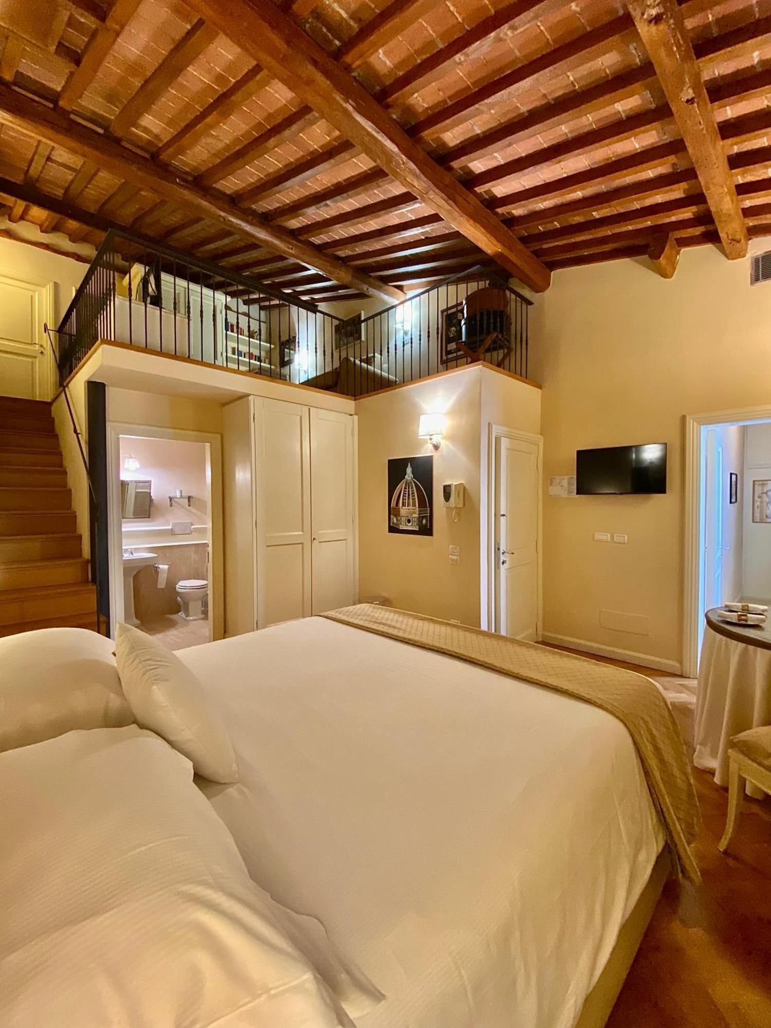 Aparthotel Granduomo Charming Florence