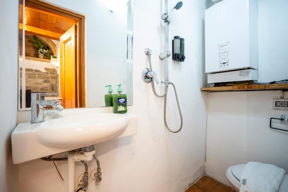 3 - Monolocale Caratteristico E Silenzioso Appartement
