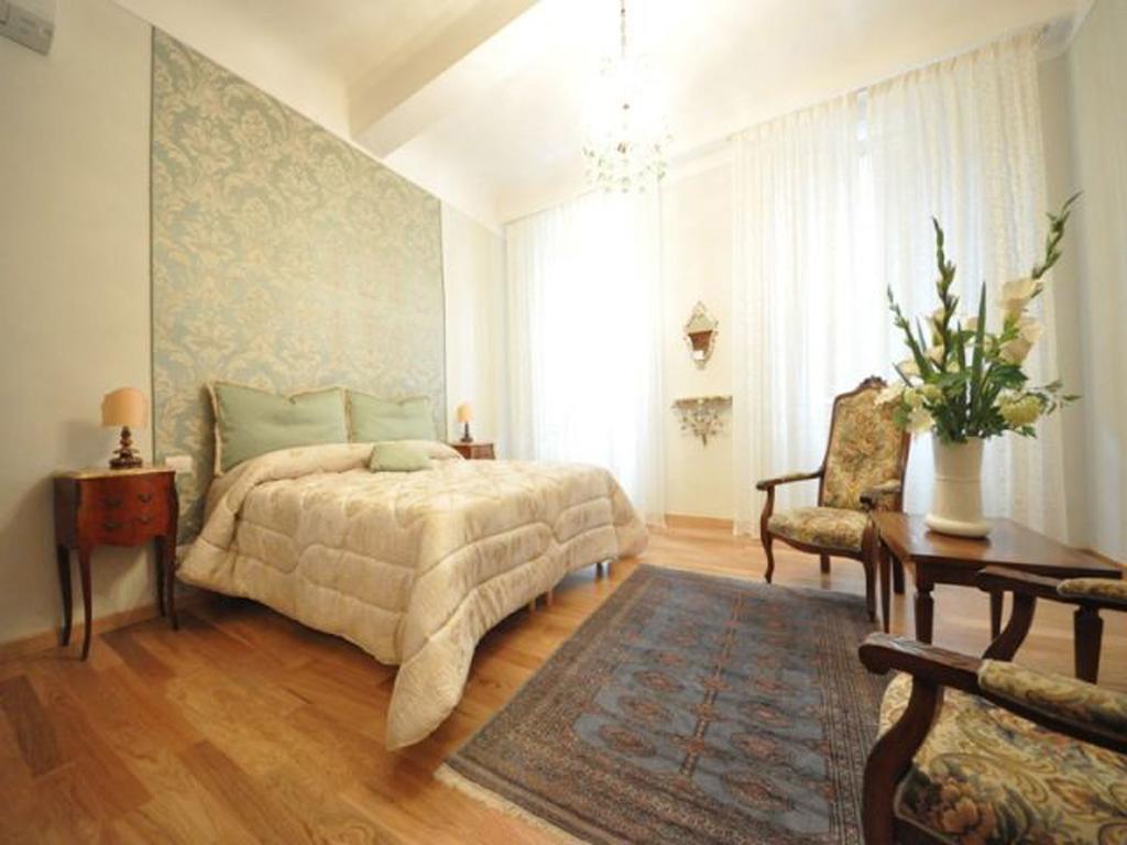 Accademia 3* Florence