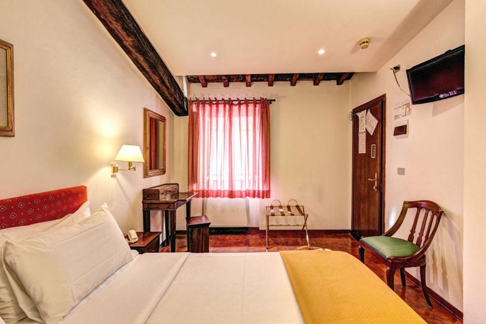 Fiorino Hotel 3*