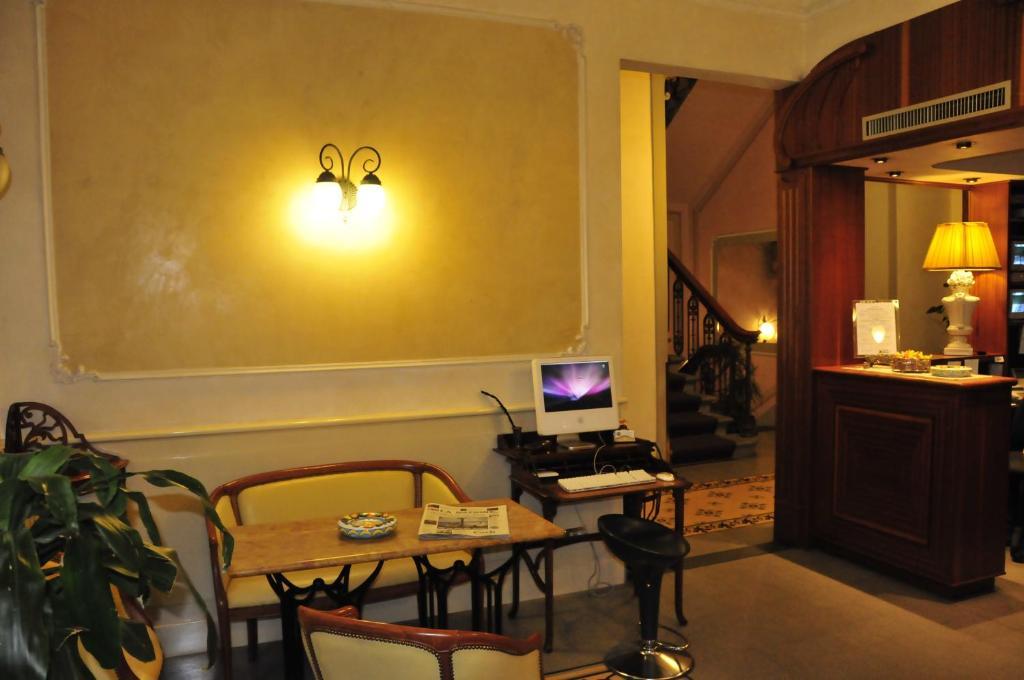 Della Robbia Hotel