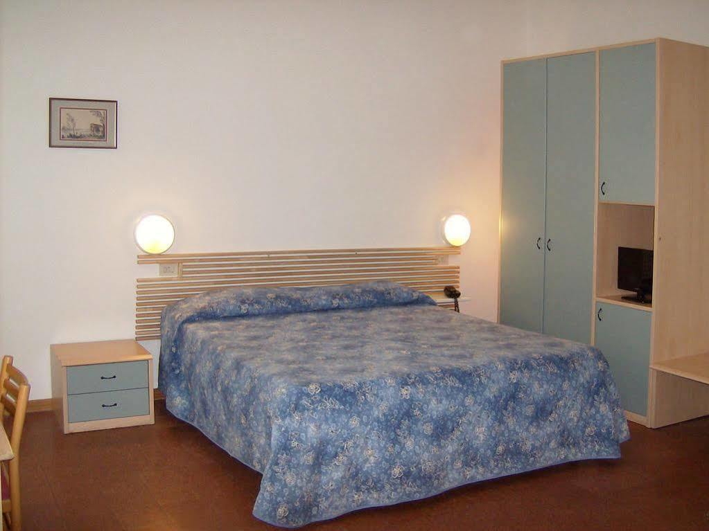 Hotel St. 2*