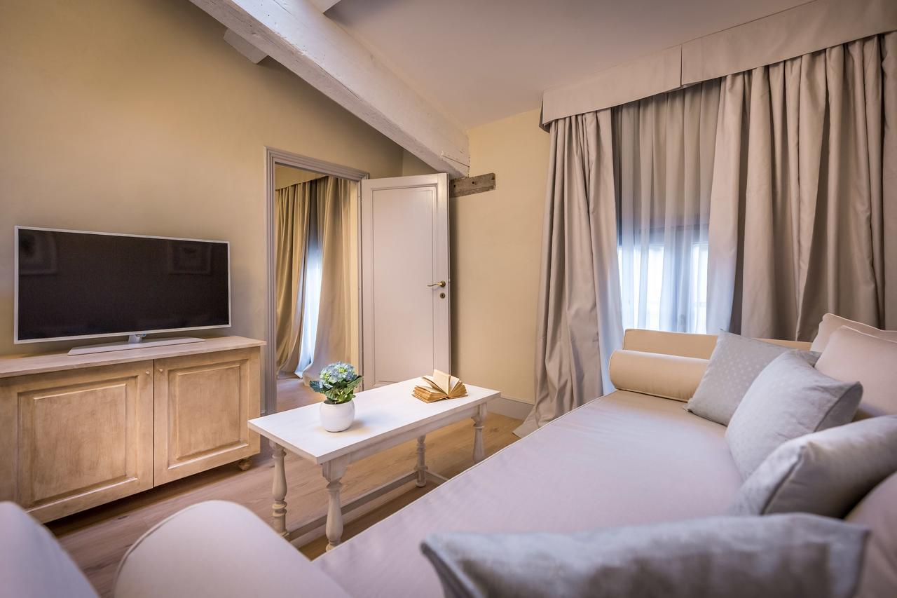 Palazzo Ridolfi - Residenza D'epoca 3*