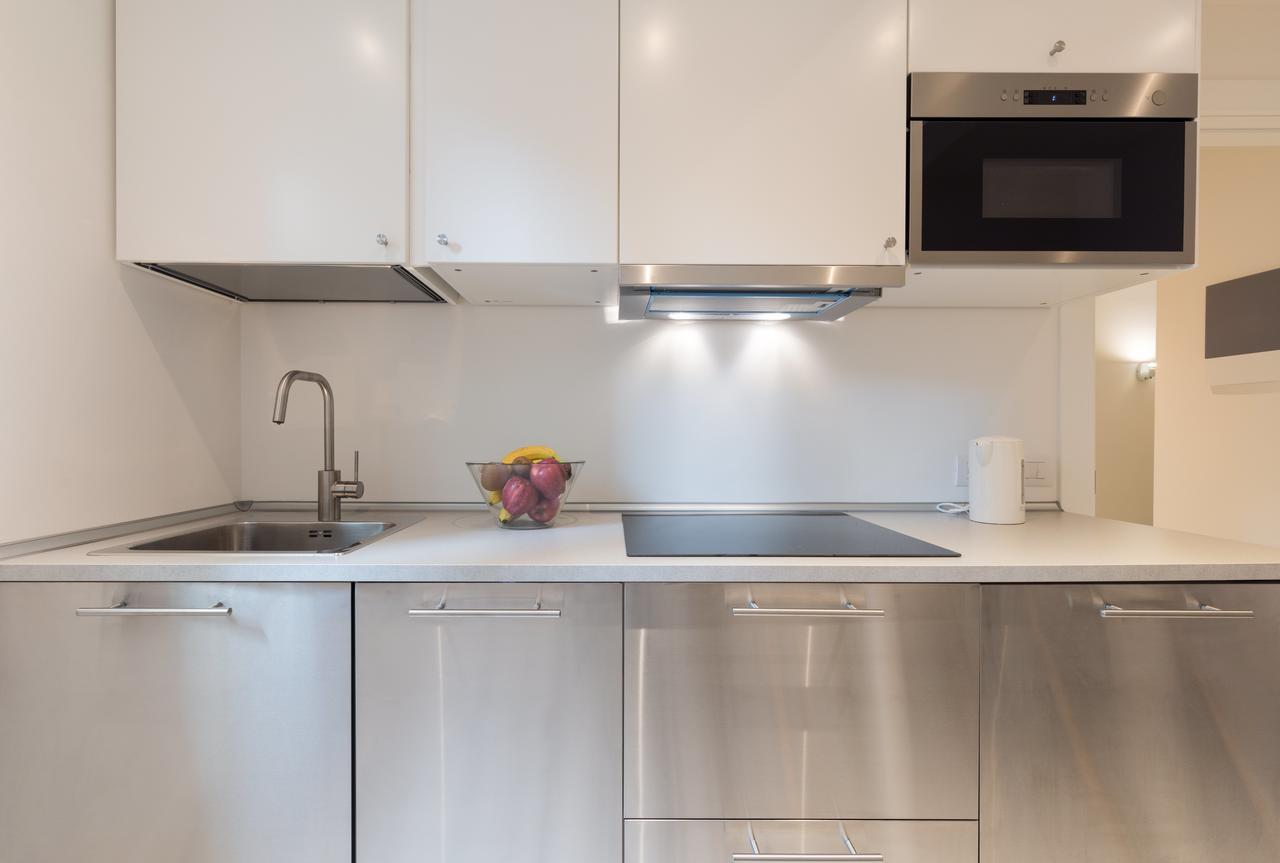 Masai - One Bedroom Flat 1st Floor By Train Station Apartment
