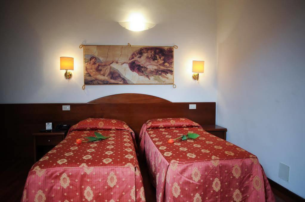 Accademia Hotel