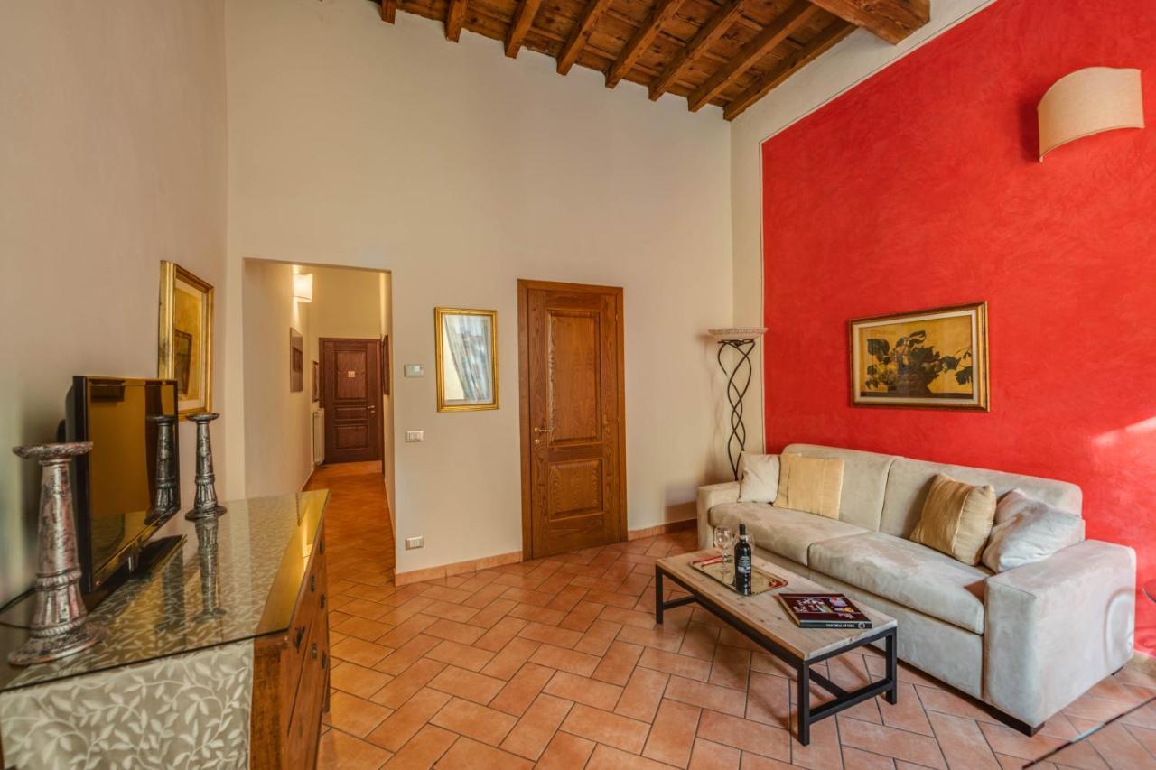 Dante States Apartment Florenz