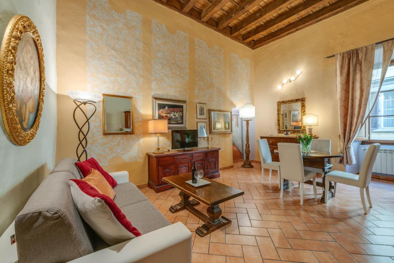 Dante States Apartment Florenz
