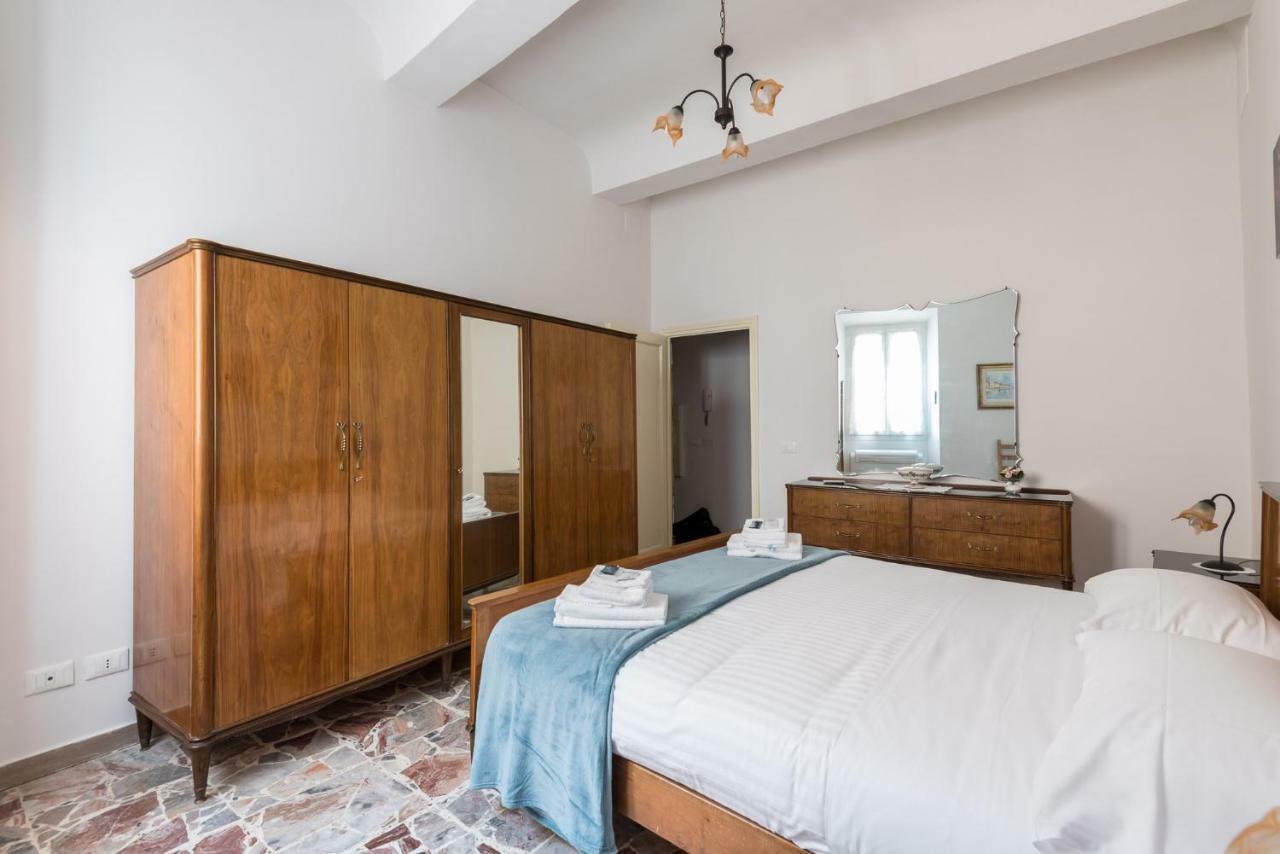 Le Grazie In Superb Location Appartement