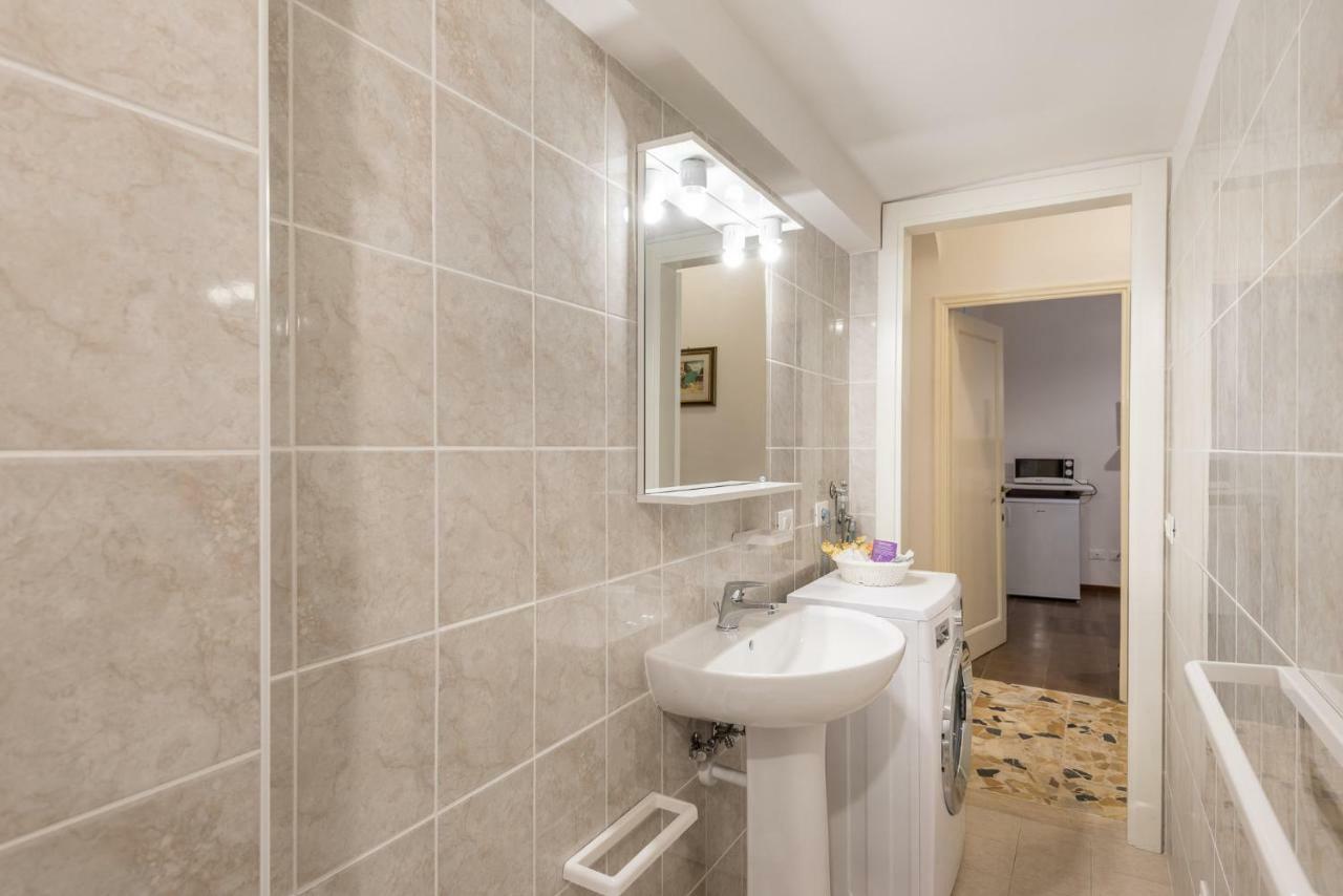 Le Grazie In Superb Location Appartement