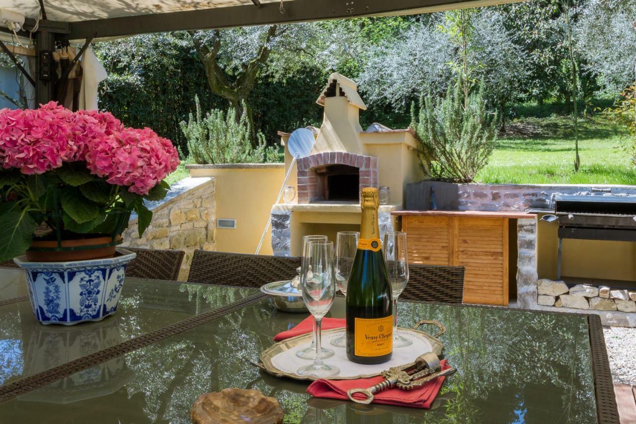 In Private Estate,shared Pool,parking,3km To Ponte Vecchio Florence
