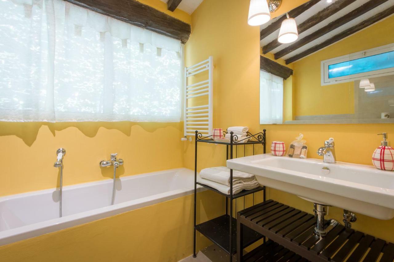 Villa In Private Estate,shared Pool,parking,3km To Ponte Vecchio Florence