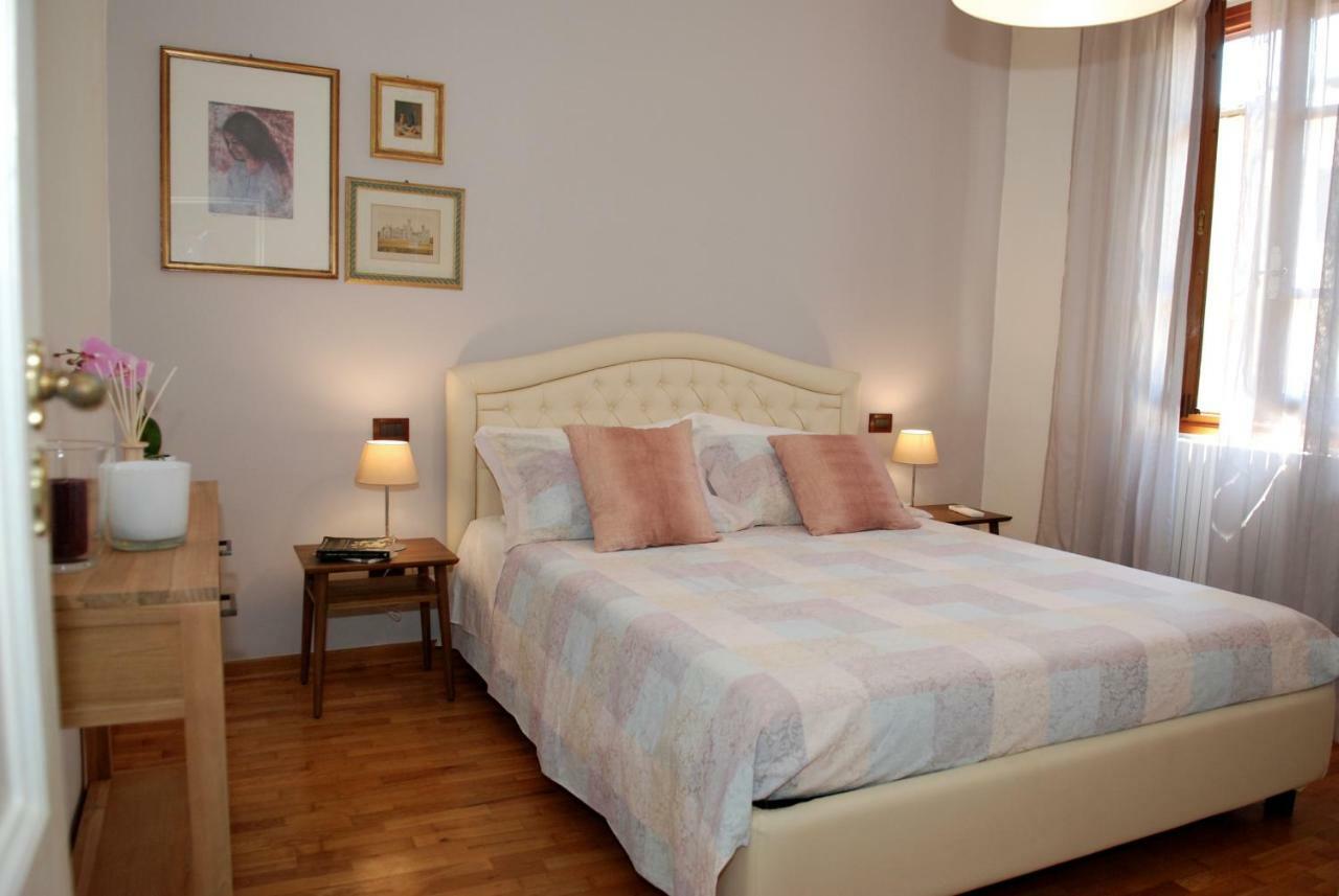 Apartamento La Musa Di Via Dante Florença
