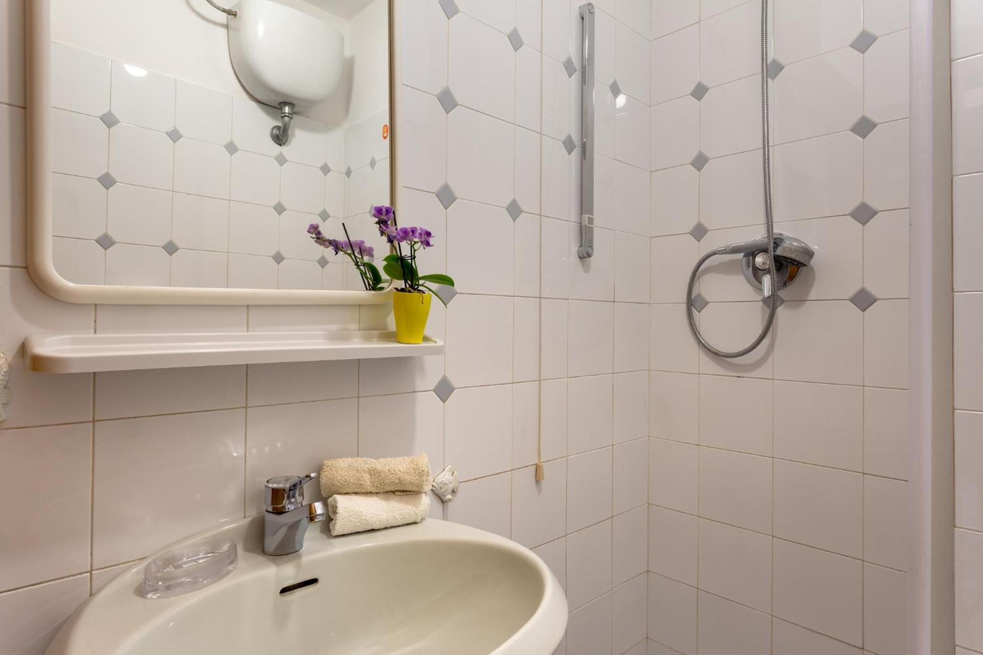 Appartement Via Ricasoli Next To Accademia *