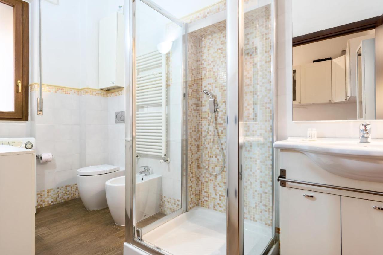 Arno River Bright Apartment Florence