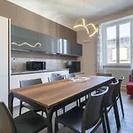Magenta Luxury Apartment