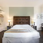 Novella Goldoni Suite-By Florence Concierge