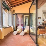 Refined Flat With Private Loggia In San Frediano
