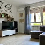 Twelveholly Apartment