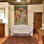 Cozy Apartment In A Private Museum In Oltrarno