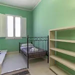 Spacious Three Bedroom Apartment On The Arno