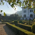4Bdrm Elegant Apartm In Private Estate, Shared Swimmingpool, Maze Garden
