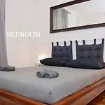 Florence Apartment, Garden And Parking