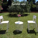 Florence Apartment, Garden And Parking