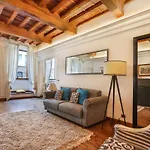 Pontevecchio Stylish Apartment In Florence