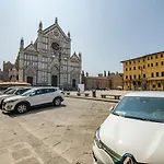 Sunrise in Santa Croce. Open space in centro città