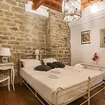 Pontevecchio Stylish Apartment In Florence