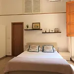 Piazza Ciompi Studio Apartment
