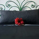 Little Luxury Apartment In San Lorenzo