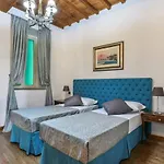 Pontevecchio Stylish Apartment In Florence