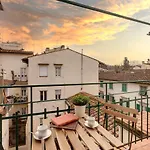 Maddalena Apartment By Mamo Florence