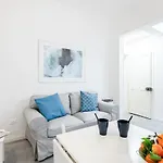 Viuzzo 7 - Florence White Apartment