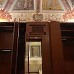 Luxury Frescoed Apartment In The Center