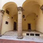 Borgo San Jacopo Flats
