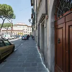 2 Rooms Next To A Market And Piazza Santa Croce - Homeunity