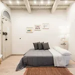 Cozy Apartment Near Ponte Vecchio
