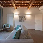 Elegant Green Apartment In San Gallo Firenze