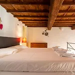 Palazzo Vecchio Apartments By Mmega