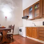 Palazzo Vecchio Apartments By Mmega
