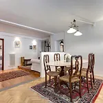 Alfani Deluxe Apartment By Mamo Florence