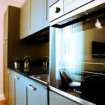 New Stylish 3-Room Apartment On Lungarno