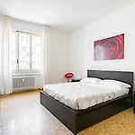 San Jacopino Roomy Flat With Balconies