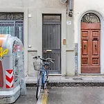 Sant\'Ambrogio Central Apt: Your Florence Hideaway
